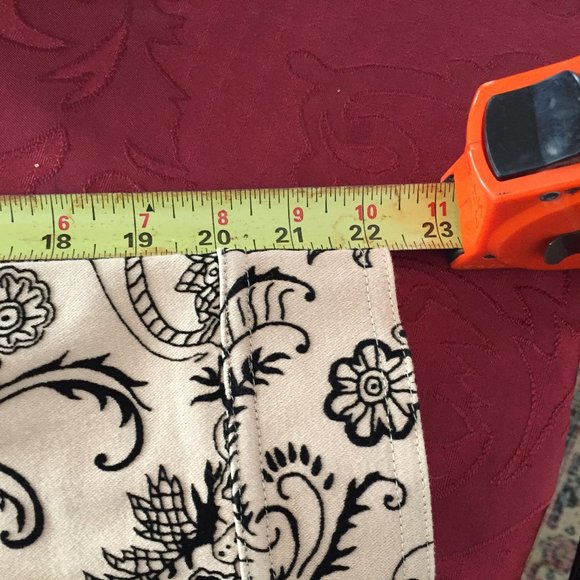 Classic Beige Jacket with Black Velvet Flowers St John Sport by Marie Grey - Picture 11 of 12